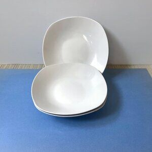3 dining or serving plates